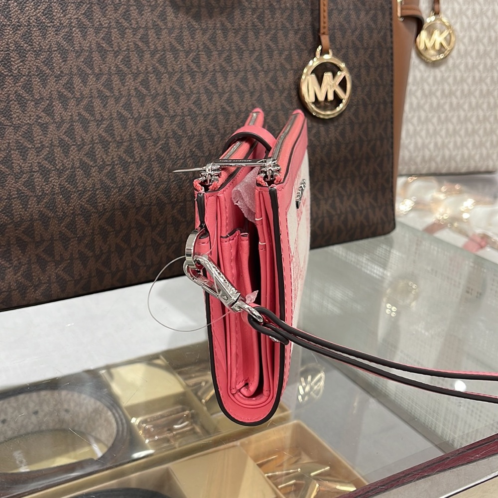 MICHAEL KORS JET SET TRAVEL 35S3GTVW7J LIGHT SAGE LG DOUBLE ZIP WRISTLET-WALLET - Picture 5 of 16